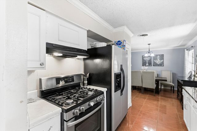14605 Oakwood Lane, Balch Springs, TX 75180
