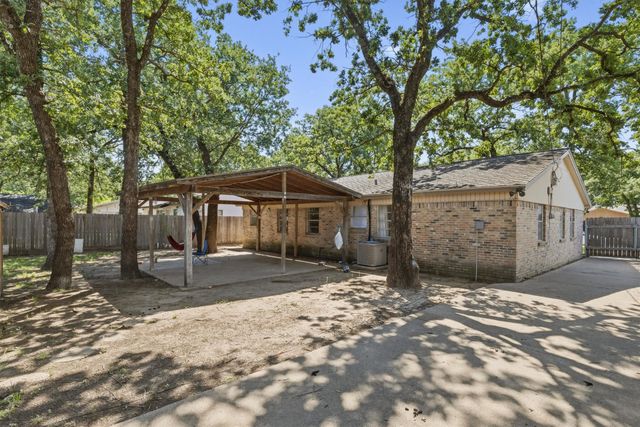 14605 Oakwood Lane, Balch Springs, TX 75180