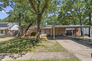 14605 Oakwood Lane, Balch Springs, TX 75180