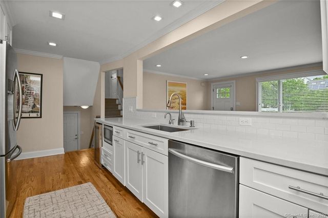50 Craig Place, Fairfield, CT 06824