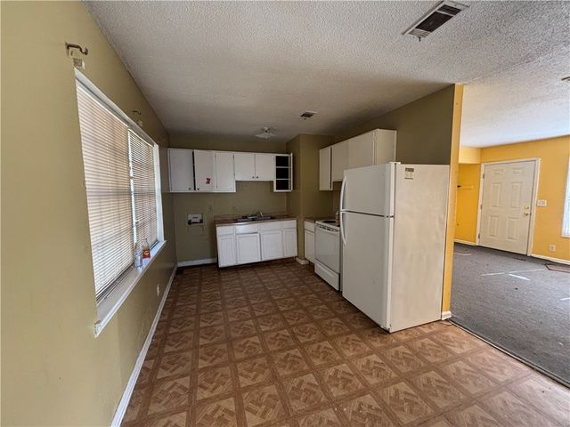 2243 Pinewood Drive, Brunswick, GA 31520