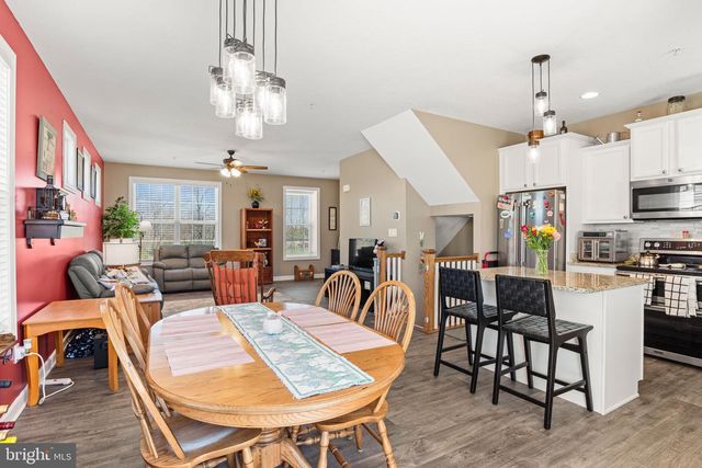 144 OVERLOOK DR, Hanover, PA 17331