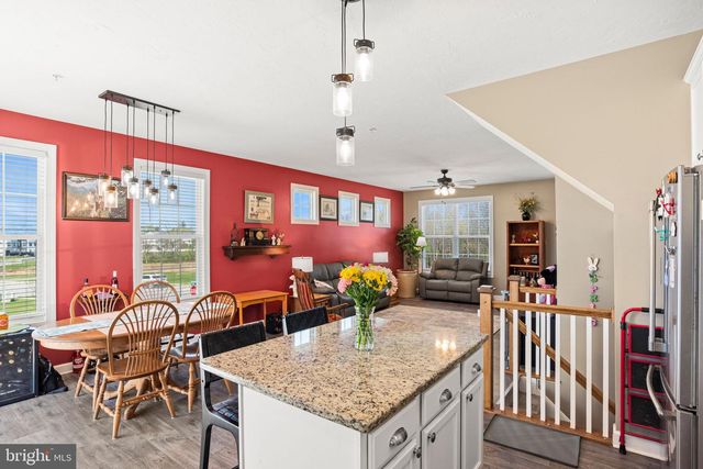 144 OVERLOOK DR, Hanover, PA 17331