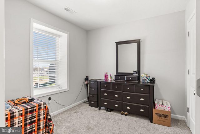 144 OVERLOOK DR, Hanover, PA 17331