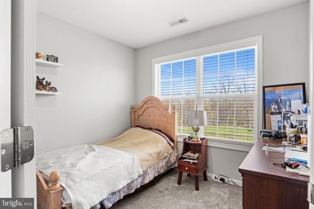 144 OVERLOOK DR, Hanover, PA 17331