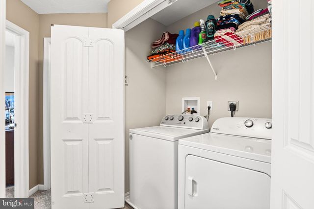 144 OVERLOOK DR, Hanover, PA 17331