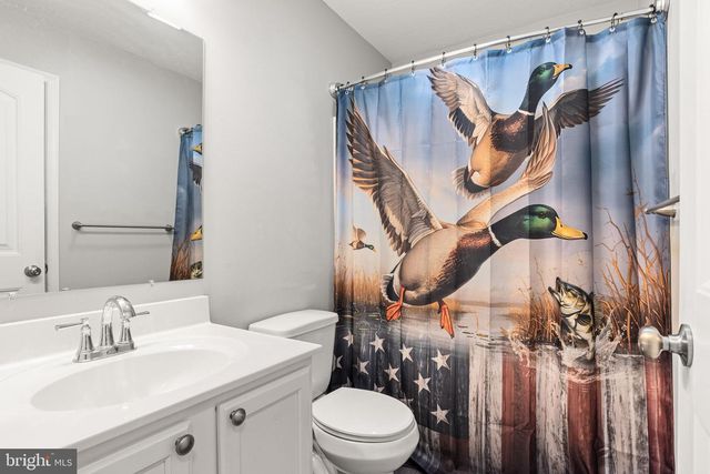 144 OVERLOOK DR, Hanover, PA 17331