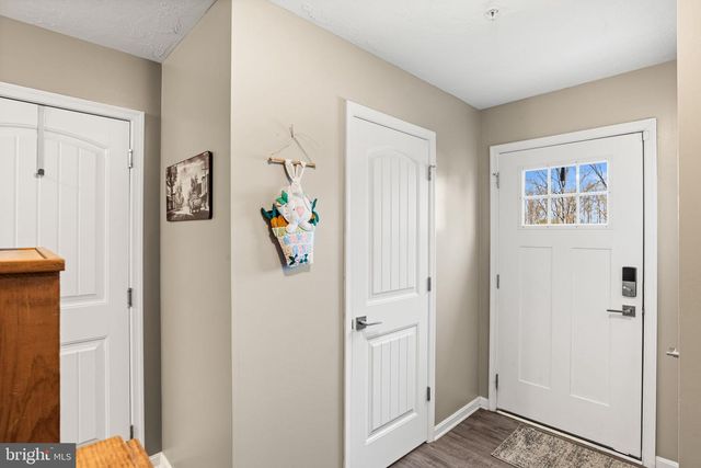 144 OVERLOOK DR, Hanover, PA 17331