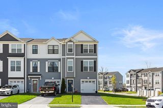144 OVERLOOK DR, Hanover, PA 17331