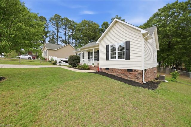 715 Dillon Street, Thomasville, NC 27360