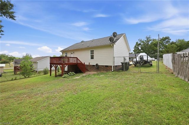 715 Dillon Street, Thomasville, NC 27360