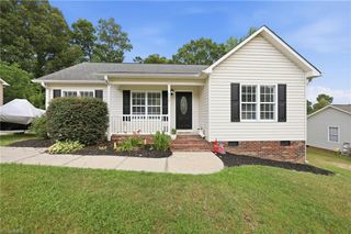 715 Dillon Street, Thomasville, NC 27360
