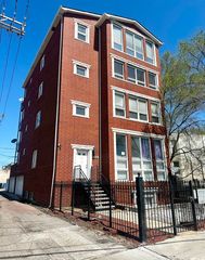 214 E 37th Street 3, Chicago, IL 60653