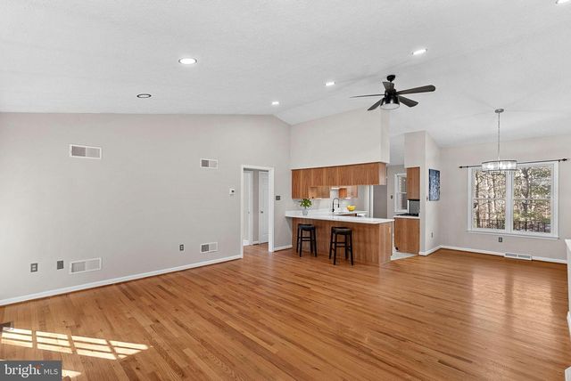 528 NORTHWOOD CIR, Cross Junction, VA 22625