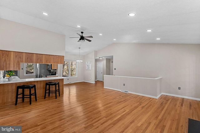 528 NORTHWOOD CIR, Cross Junction, VA 22625