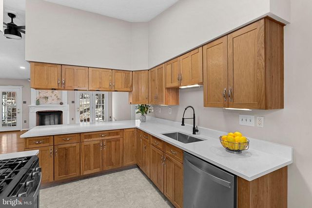 528 NORTHWOOD CIR, Cross Junction, VA 22625