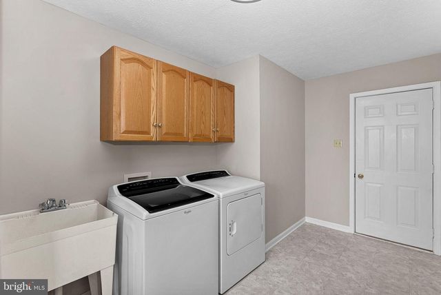 528 NORTHWOOD CIR, Cross Junction, VA 22625