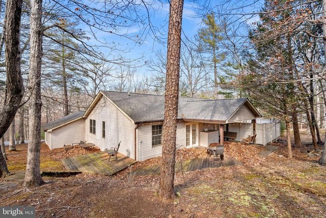 528 NORTHWOOD CIR, Cross Junction, VA 22625