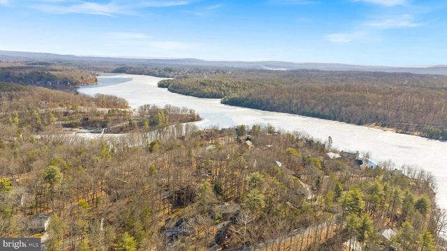 528 NORTHWOOD CIR, Cross Junction, VA 22625