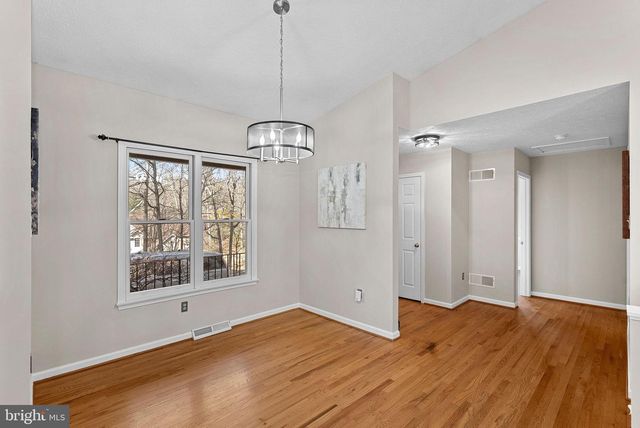 528 NORTHWOOD CIR, Cross Junction, VA 22625