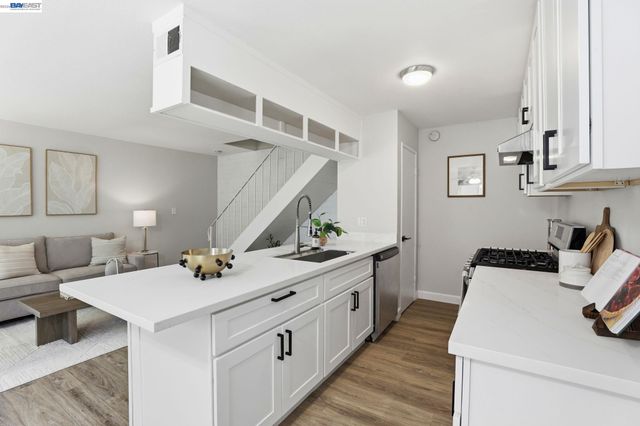 2216 Segundo Ct 2, Pleasanton, CA 94588