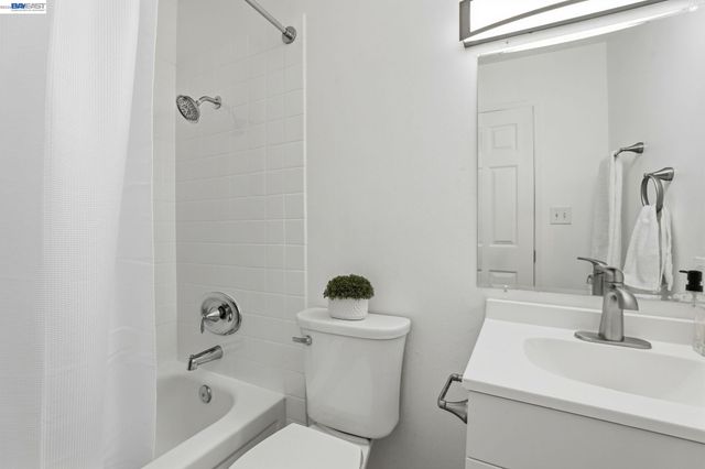 2216 Segundo Ct 2, Pleasanton, CA 94588