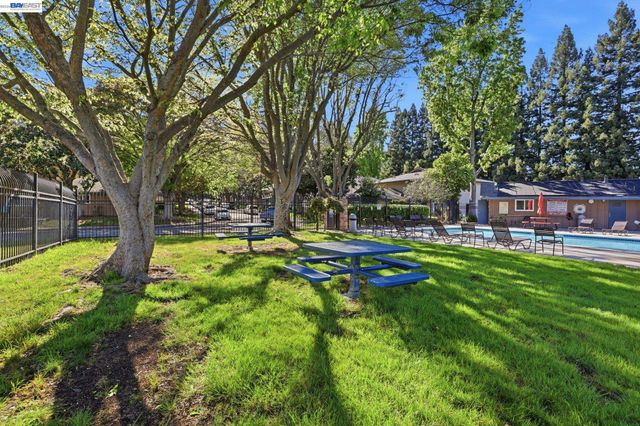 2216 Segundo Ct 2, Pleasanton, CA 94588