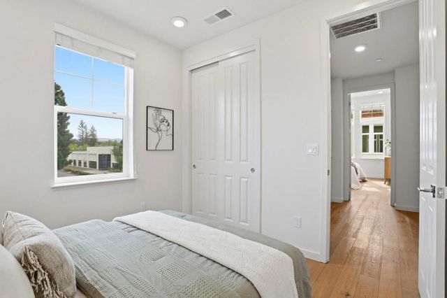 816 Julian Terrace 5, Sunnyvale, CA 94085
