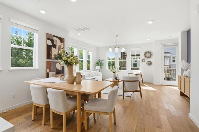 816 Julian Terrace 5, Sunnyvale, CA 94085