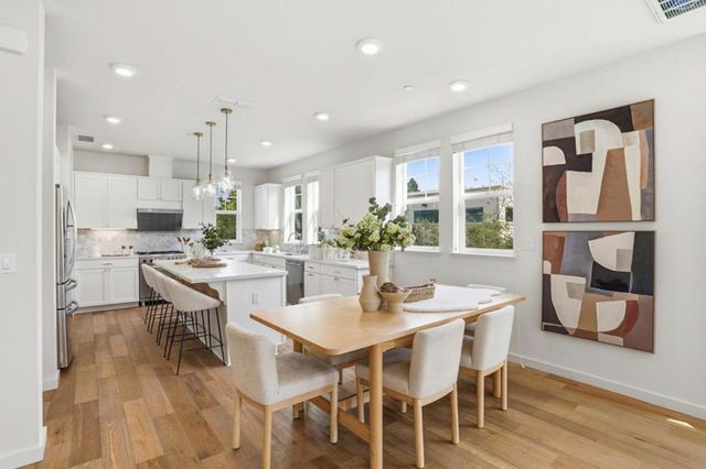 816 Julian Terrace 5, Sunnyvale, CA 94085