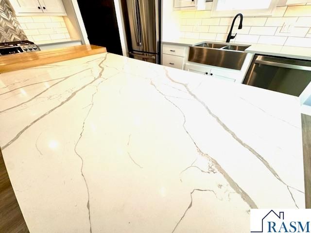 328 Dancing Waters Circle, Mankato, MN 56001