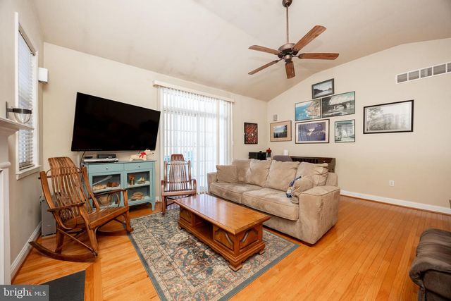 4335 MEADOWRIDGE LN, Collegeville, PA 19426