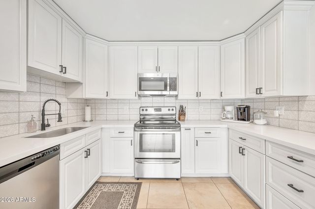 6928 E FRIESS Drive, Scottsdale, AZ 85254
