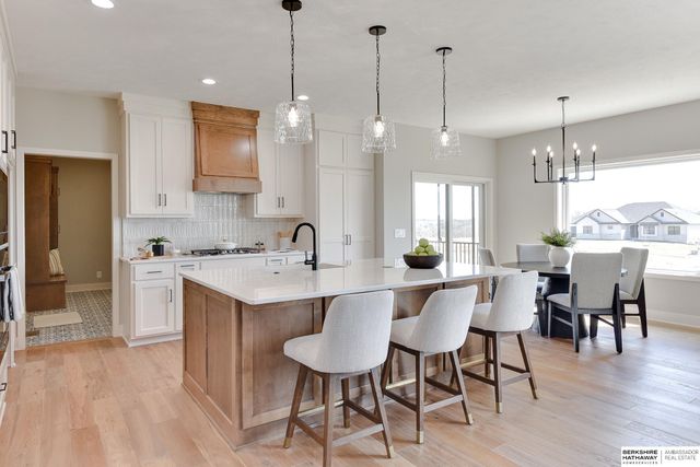 21801 Parkview Drive, Gretna, NE 68028