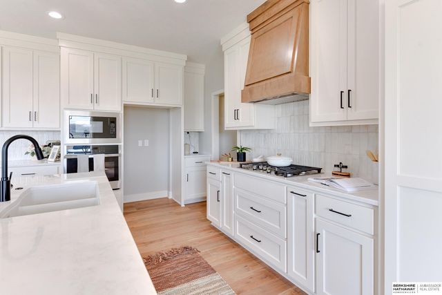 21801 Parkview Drive, Gretna, NE 68028