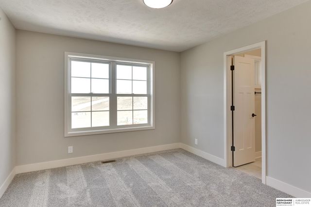 21801 Parkview Drive, Gretna, NE 68028