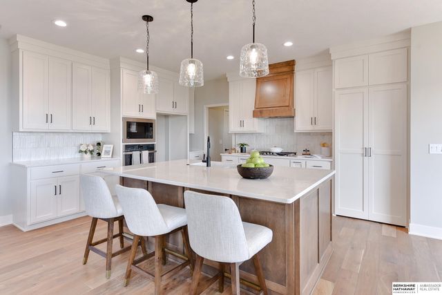 21801 Parkview Drive, Gretna, NE 68028