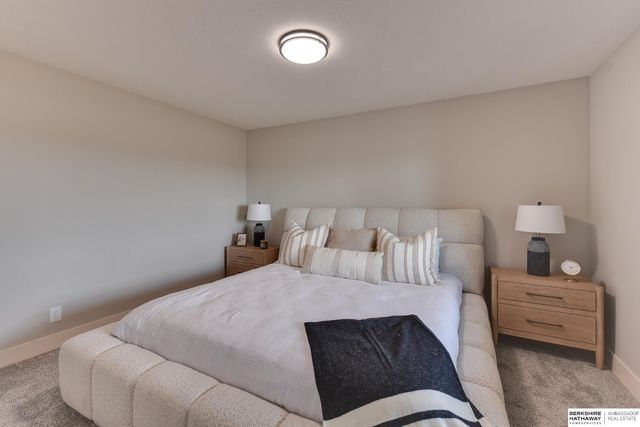 21801 Parkview Drive, Gretna, NE 68028
