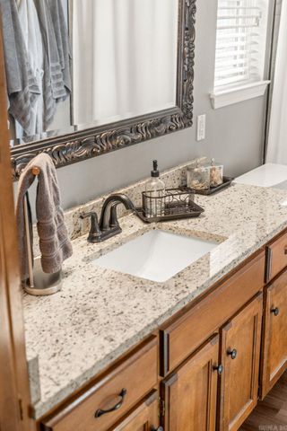 2485 Crestwood Court, Conway, AR 72032