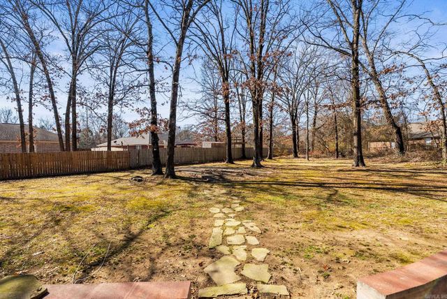 2485 Crestwood Court, Conway, AR 72032