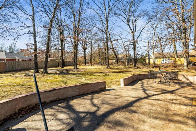 2485 Crestwood Court, Conway, AR 72032