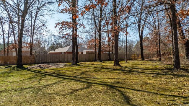 2485 Crestwood Court, Conway, AR 72032