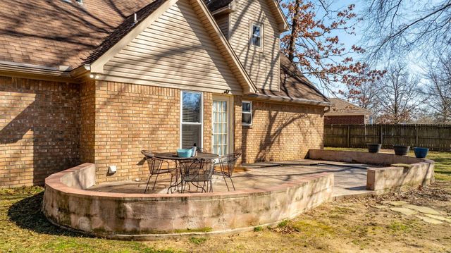 2485 Crestwood Court, Conway, AR 72032