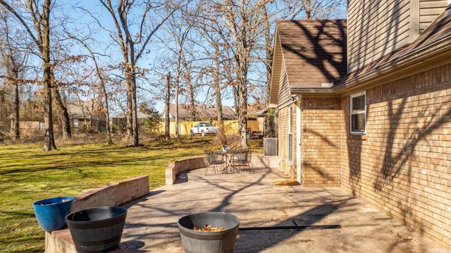 2485 Crestwood Court, Conway, AR 72032