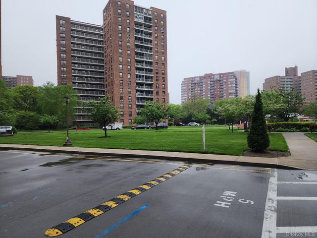 61-35 N 98th Street St-G, Rego Park, NY 11374