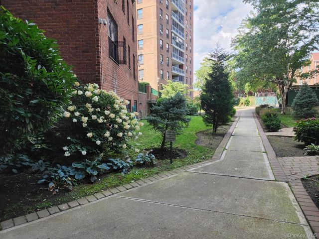 61-35 N 98th Street St-G, Rego Park, NY 11374