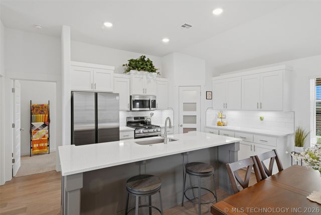 1413 E 150th Street S, Glenpool, OK 74033