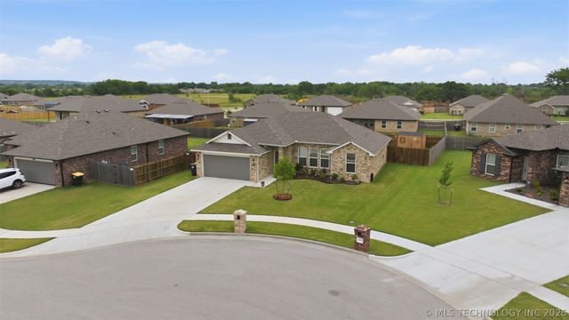 1413 E 150th Street S, Glenpool, OK 74033