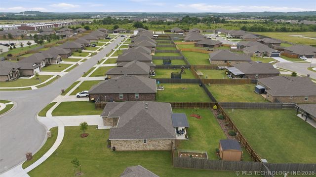 1413 E 150th Street S, Glenpool, OK 74033