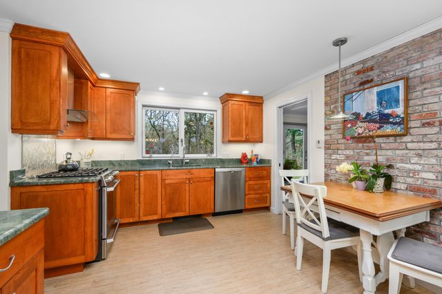 28 Lakeview Avenue, Chatham, MA 02633